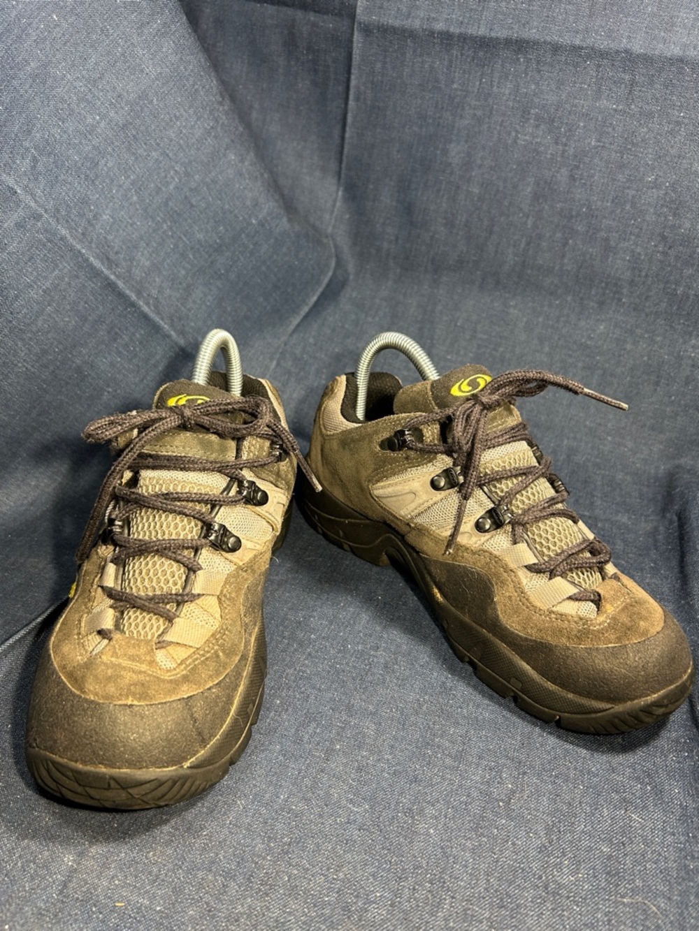Salomon athletic lace up shoes